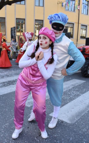 Sprocco e Scalpellina al corso mascherato del carnevale pietrasantino